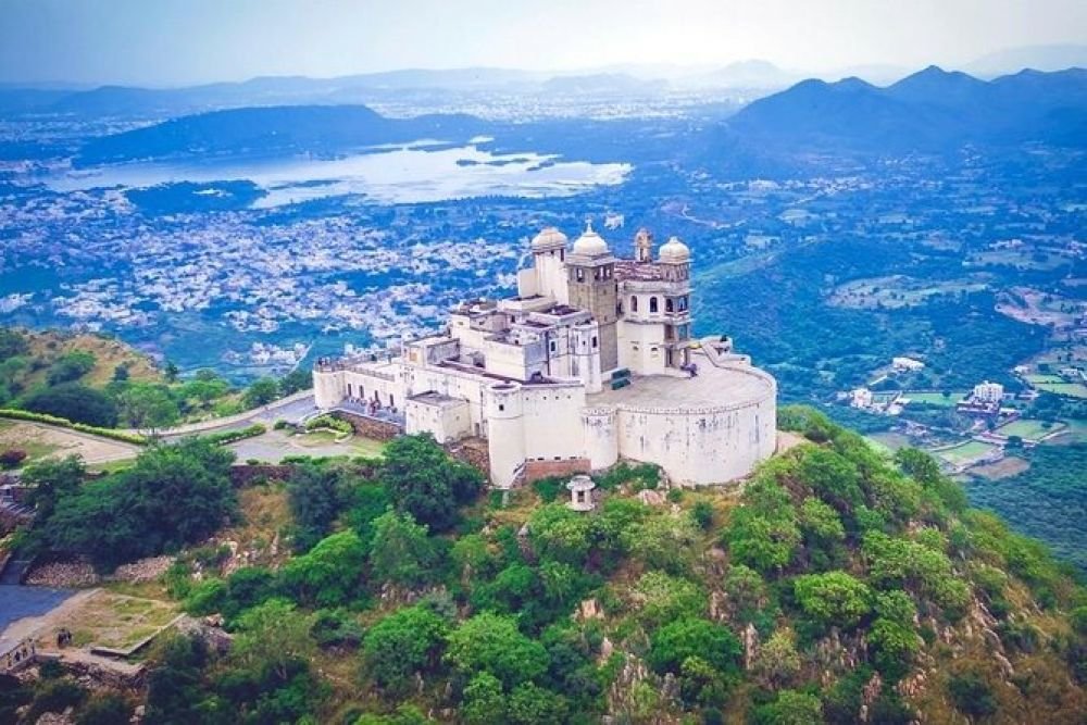 Sajjangarh Palace (Monsoon Palace)